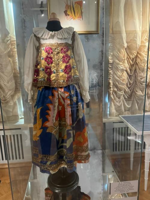 Вся семья в сборе - дочь и четверо наших детей в Петербурге. 02