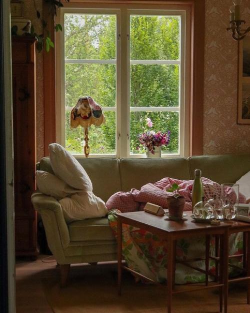 Добро пожаловать в уютный дом Тиффани, в котором время замирает и по всюду царит атмосфера спокойствия и умиротворения. 06