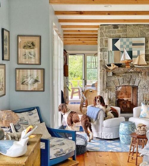 Сказочно красивый прибрежный дом коллекционера морского антиквариата с видом на залив. 01