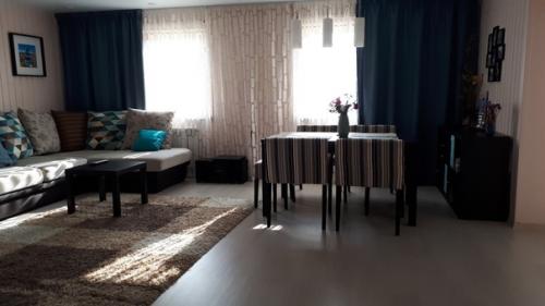 На оценку.  Делали ремонт в нашем дачном доме сами, вдвоем с мужем, в первый раз. 02