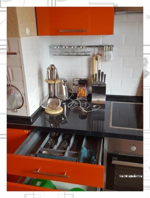 В яркой кухне все кажется солнечным и жизнерадостным, яркие цвета добавляют позитива в настроение. 03