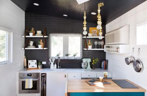 В техасском городе Остин (Austin) расположен небольшой, но очень уютный дом. 05