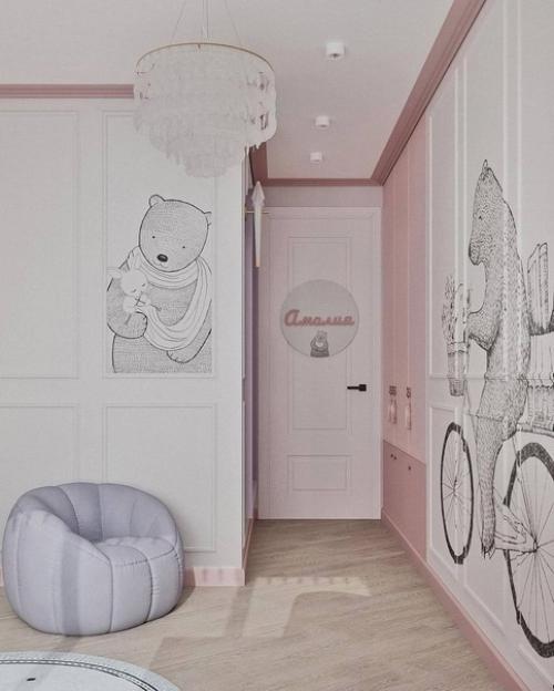 Детская комната для маленькой принцессы выполнена в красивых пастельных оттенках, создавая нежное и утонченное цветовое сочетание. 08