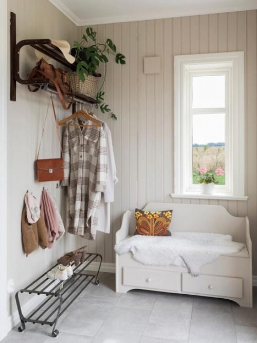 Уютный красный дом Лизы и ее мужа Рикарда, построенный с большой любовью к старому. 05