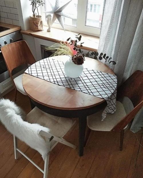 Маленькая кухня с необычной формой. 05