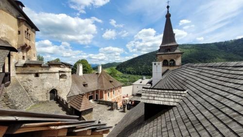 Оравский град (Oravsky Hrad) - один из самых примечательных замков Словакии. 01