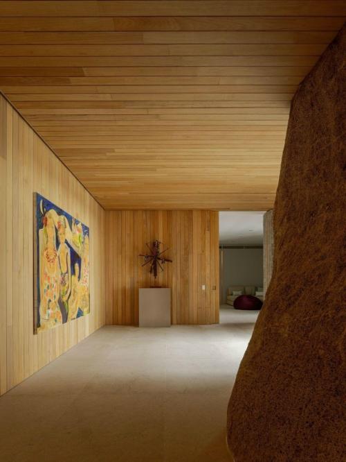 Дом на побережье Ангра - дус - рейс - яркий пример того, как архитектура может стать продолжением природы. 01