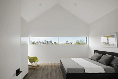 Черная древесина и битумная черепица - материалы экстерьера жилого комплекса Polker, архитектором и застройщиком которого стал Sinhei Kwok. 06