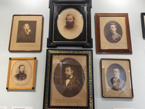 Вся семья в сборе - дочь и четверо наших детей в Петербурге. 05