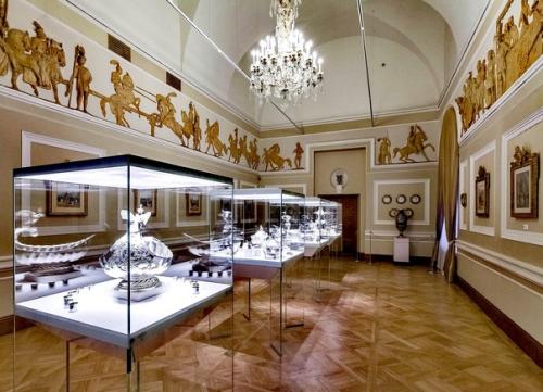 В завершении своей поездки в Санкт-петербург было решено посетить музей фаберже. 04