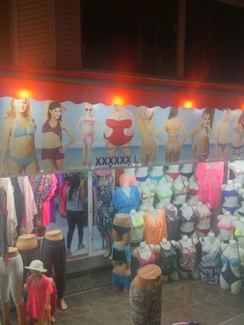 В десяти минутах от нас живёт мой крестный. 03