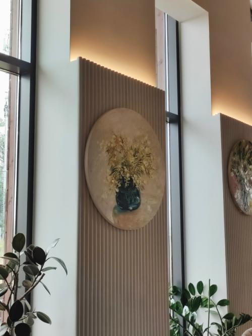 Моё любимое занятие в кафе - рассматривать интерьеры, вдохновляться, искать что-то своё и для себя в нашу квартиру. 02