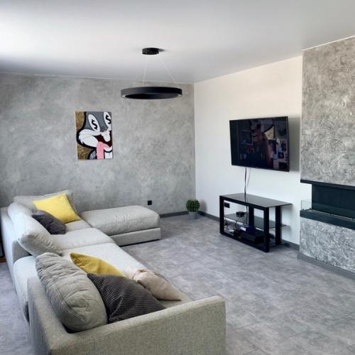 Этот ремонт похвалы заслуживает. 01