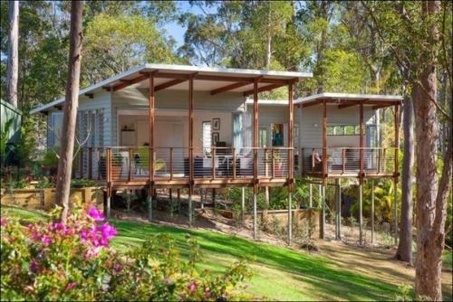 Практичный бабушкин дом - дерево в квинсленде, Австралия. 01