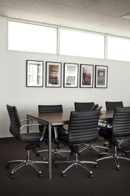 Архитектурное бюро Studio Hatch оформило интерьер нового офиса компании Hotel Tonight в Сан-франциско, штат Калифорния, США. 08