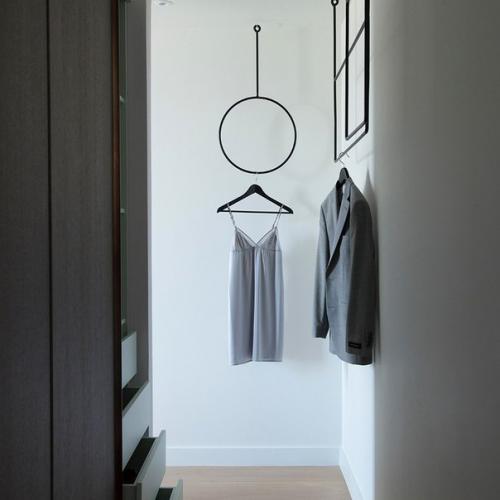 Архитектурное бюро Amos and Amos оформило интерьер пентхауса Wapping Lane с великолепным панорамным видом в Лондоне, Великобритания. 06