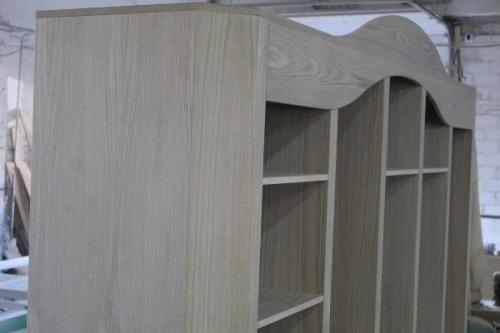 Необычный шкаф.  Очень нетрадиционный шкаф изготавливают для заказчицы из Москвы мастера мебельной фабрики Woodros. 04