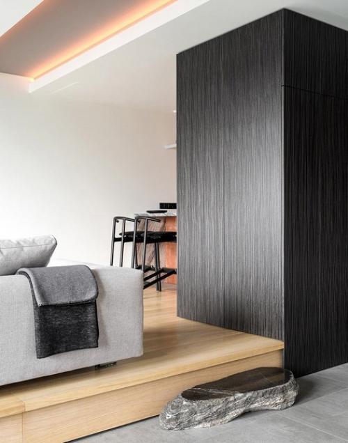 Бюро Taupehome оформило квартиру для молодого человека в Москве, построив проект на контрастах. 02