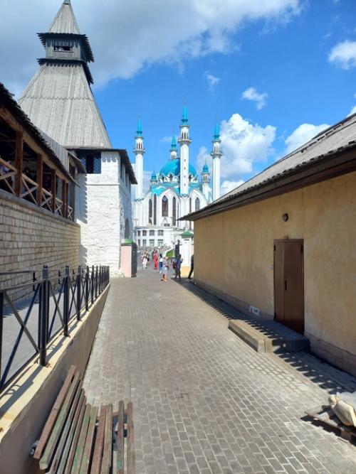 Третьим днём путешествия доехала до столицы республики Татарстан благополучной и солнечной Казани. 08 Третьим днём путешествия доехала до столицы республики Татарстан благополучной и солнечной Казани. 08