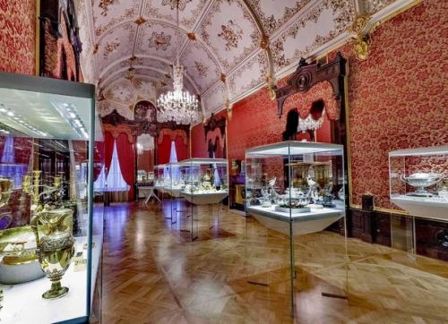 В завершении своей поездки в Санкт-петербург было решено посетить музей фаберже. 02