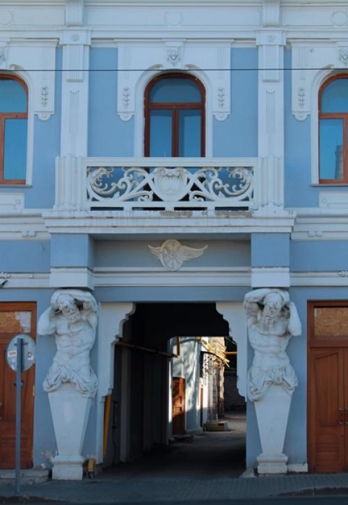 Мы много путешествовали по большим городам, отдалённым от Москвы - Рязань, Пенза, Сызрань, Самара. 08