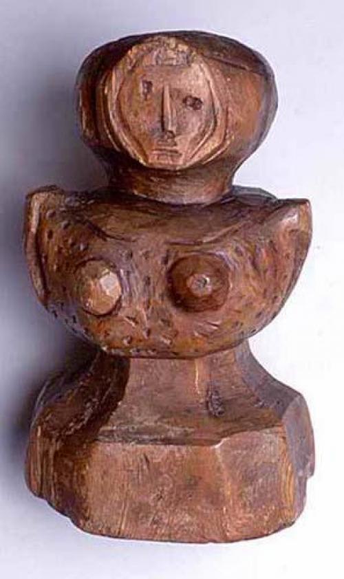 Деревянная кукла одна из первых игрушек. Древние игрушки. Деревянные куклы древние. Первые куклы. Самые первые игрушки.