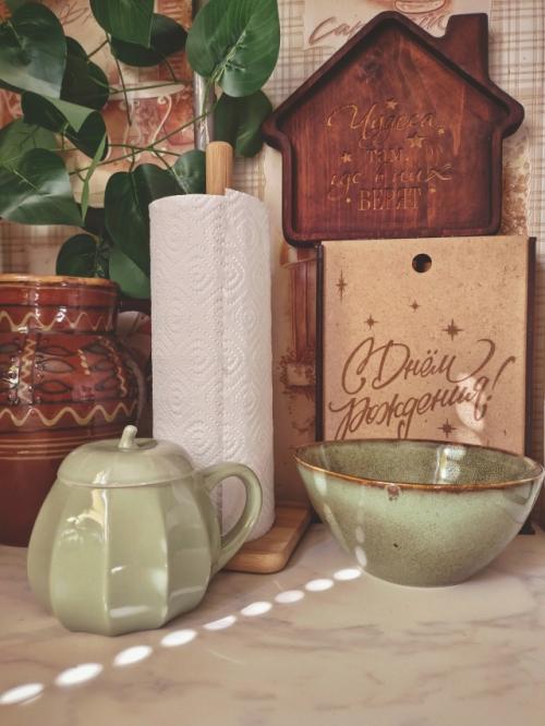 В вопросах домашнего декора я, кажется, где-то на другом конце вселенной от минималистов.