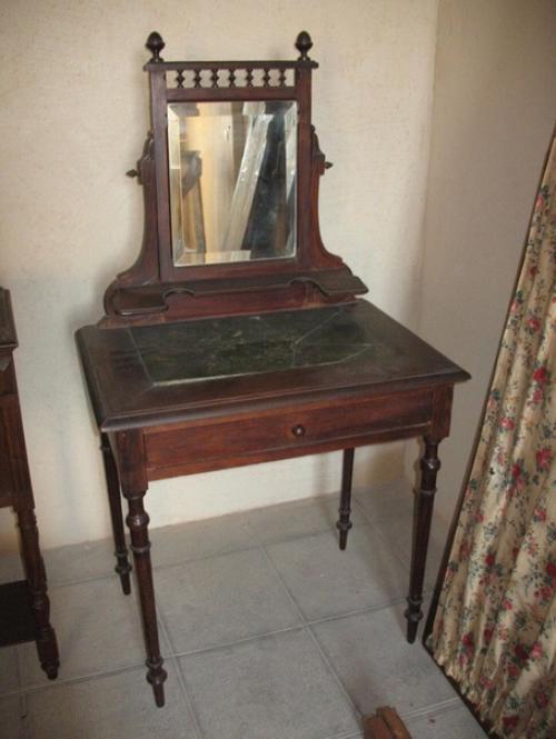 Оказывается, определенные, четкие традиции обстановки комнат сложились достаточно давно. 02