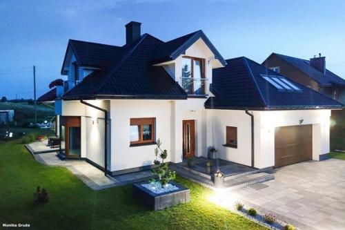 Красивый современный проект дома с характером небольшой резиденции. 04