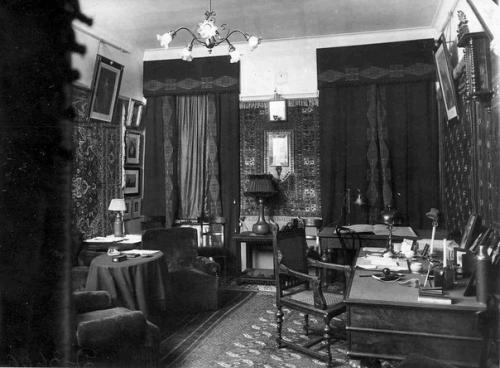 Аналог журнала Дизайн и Интерьеры нашего времени - фотографии квартиры князя Михаила Андроникова (Петербург, наб. 02