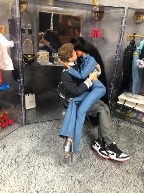 - Х: - привет моя обворожительная Диана. 09