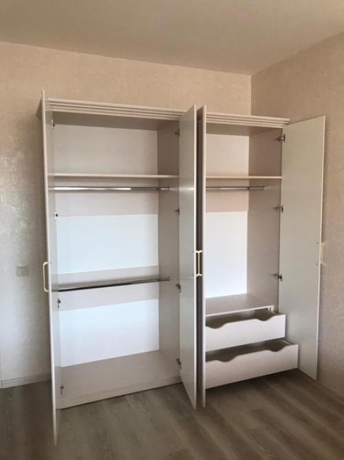 Благородный и очаровательный классический стиль прекрасно подходит для интерьера спальни. 01