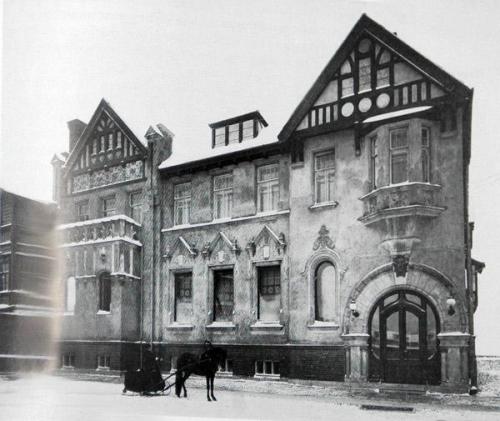 Особняк Стекольного короля. 01