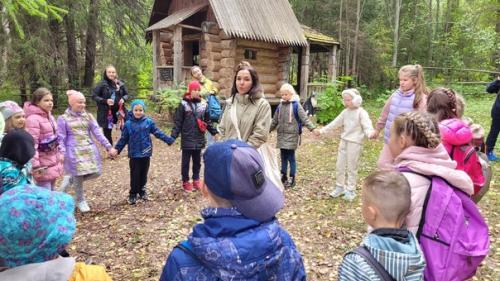 3 сентября ученики 3 в класса посетили замечательное село рябово - родину знаменитых художников братьев Васнецовых. 03