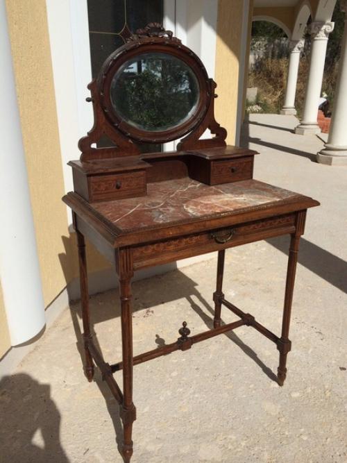 Оказывается, определенные, четкие традиции обстановки комнат сложились достаточно давно. 06