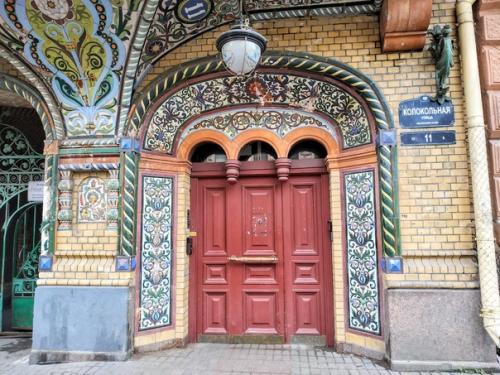 Знаменитый дом - пряник на колокольной. 04