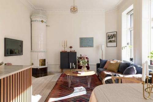 Небольшая двухкомнатная квартира в старом здании в Стокгольме. 05