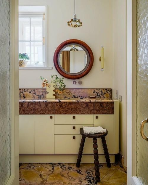 Дизайнер Елена учаева оформила интерьер для семейной пары в доходном доме Ольги гартман, построенном в 1911 году по проекту архитектора челыщева. 09