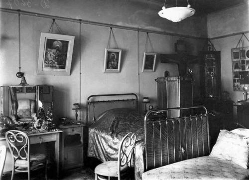 Аналог журнала Дизайн и Интерьеры нашего времени - фотографии квартиры князя Михаила Андроникова (Петербург, наб. 06