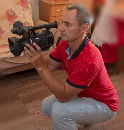 Дорогие девушки, мы представляем вам нашего видео оператора - Вадим скляренко! 02