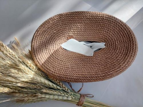 Вот так эстетично может выглядеть корзинка для салфеток. 01