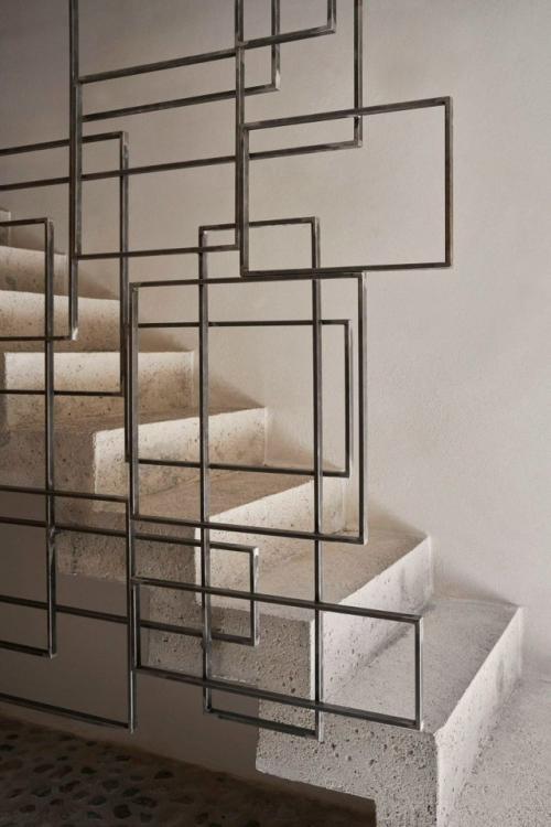 На юге Франции средневековый дом XIV века получил новую жизнь и превратился в современный гостевой дом. 04