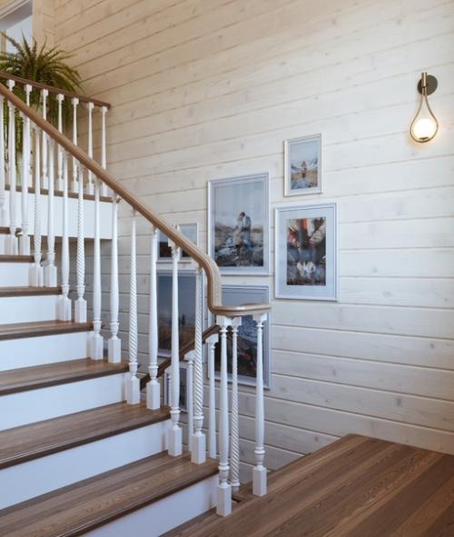 Дизайн холла в доме из профилированного бруса. 04