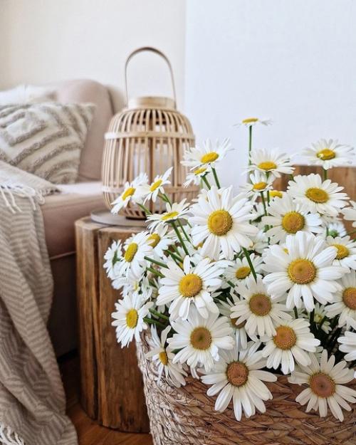 Приятная атмосфера в деталях интерьера этой уютной квартиры царит. 02