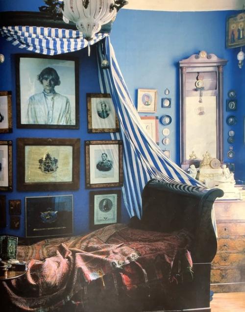 Лечение сердечной аритмии прошло в парижском госпитале удачно я я вновь у себя дома в парижской квартире. 07