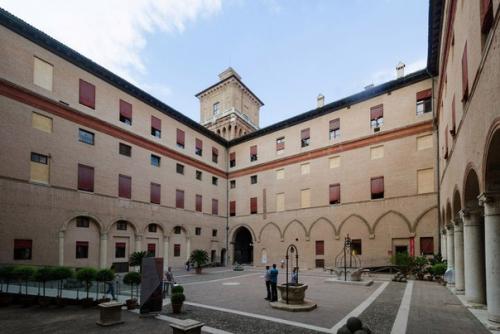 Кастелло эстенсе или замок святого Михаила (итал. 02