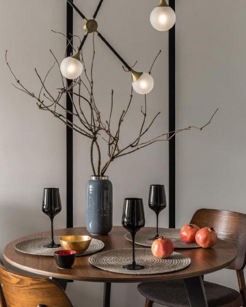 Интересный дизайн, в котором есть на что глянуть. 09