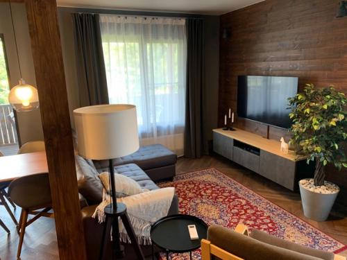 Сплошь и рядом в погоне за скандинавским уютом интерьеры выглядят пересвеченными и зачастую стерильными. 03