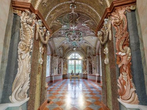 35/52.  Побывали вчера в Кусково - прекрасная погода была, прекрасное место - мне понравилось. 01