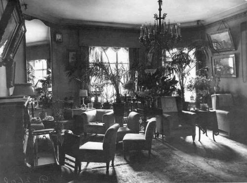 Аналог журнала Дизайн и Интерьеры нашего времени - фотографии квартиры князя Михаила Андроникова (Петербург, наб.